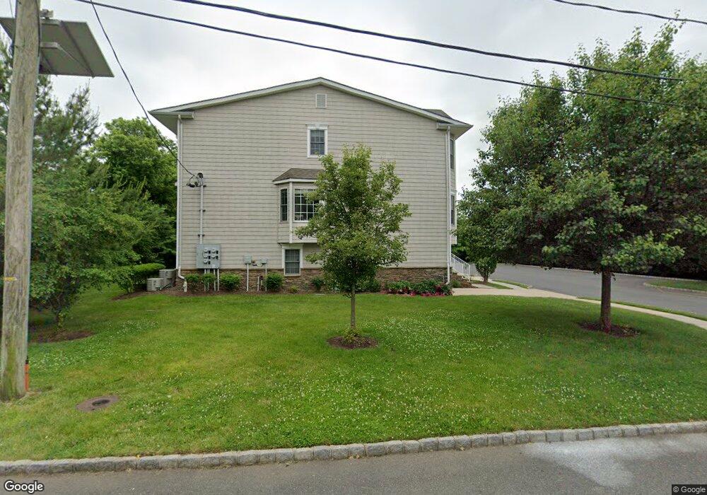 8 Heinrich St unit 8, Cranford, NJ 07016 - photo 1