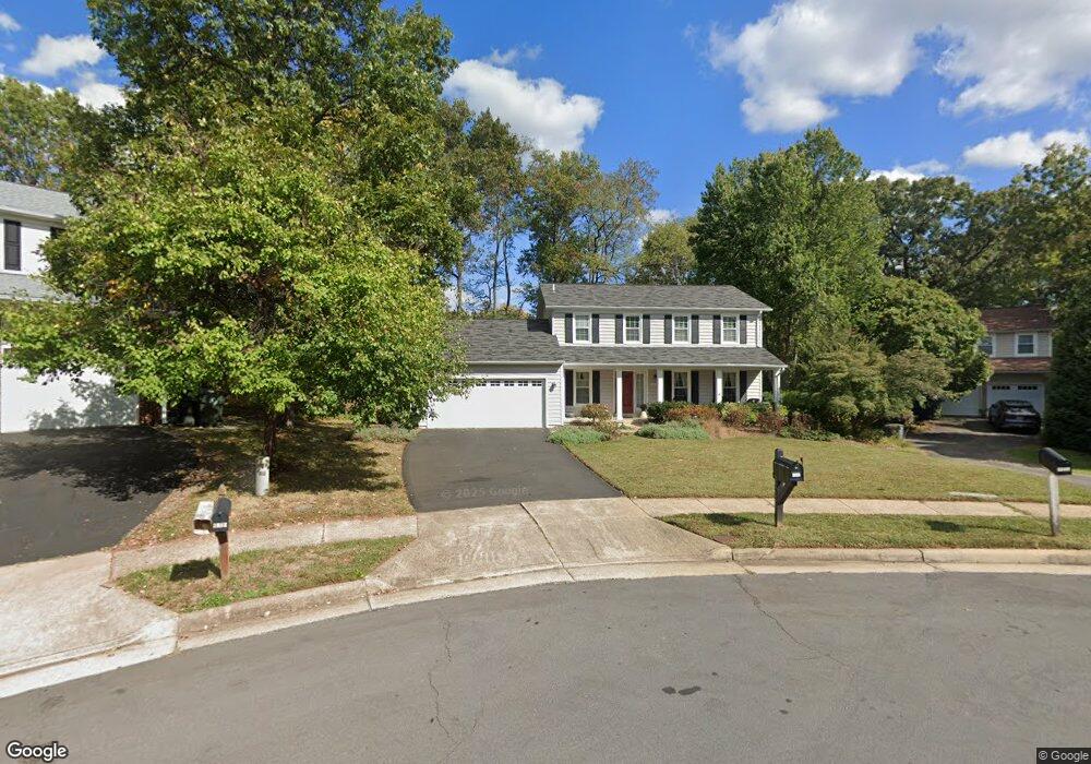 3502 Honey Locust Ct, Fairfax, VA 22033 - photo 1