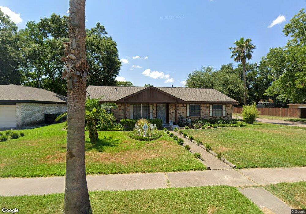 1215 Rainy River Dr, Houston, TX 77088 - photo 1