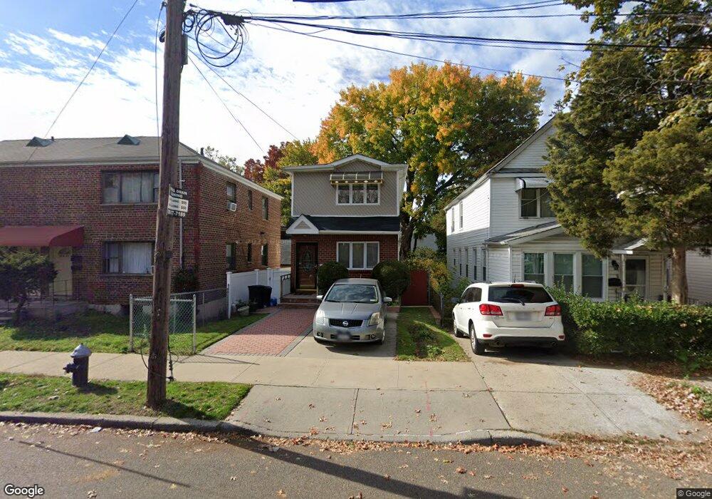 11626 170th St, Jamaica, NY 11434 - photo 1