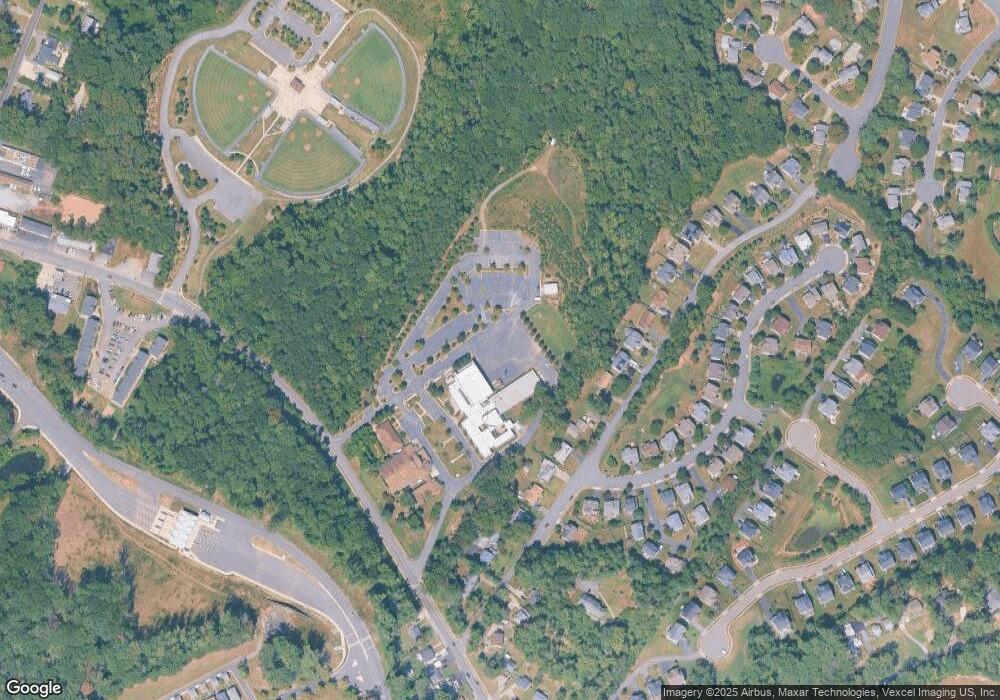 18825 Fuller Heights Rd, Triangle, VA 22172 - photo 1