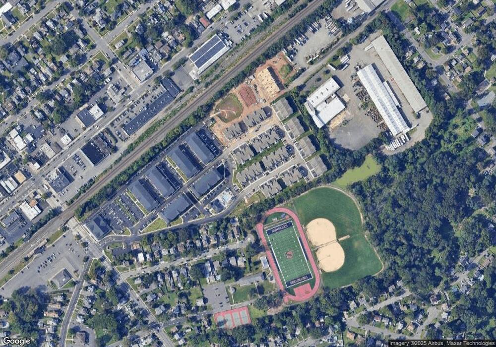 211 Park Ln, Dunellen, NJ 08812 - photo 1