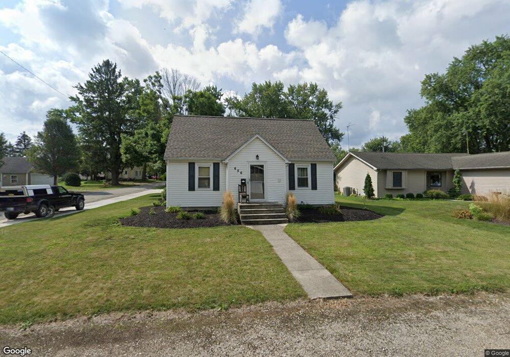656 Center St, Berne, IN 46711 - photo 1