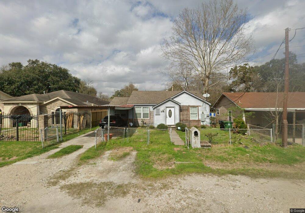 51 Burress St, Houston, TX 77022 - photo 1