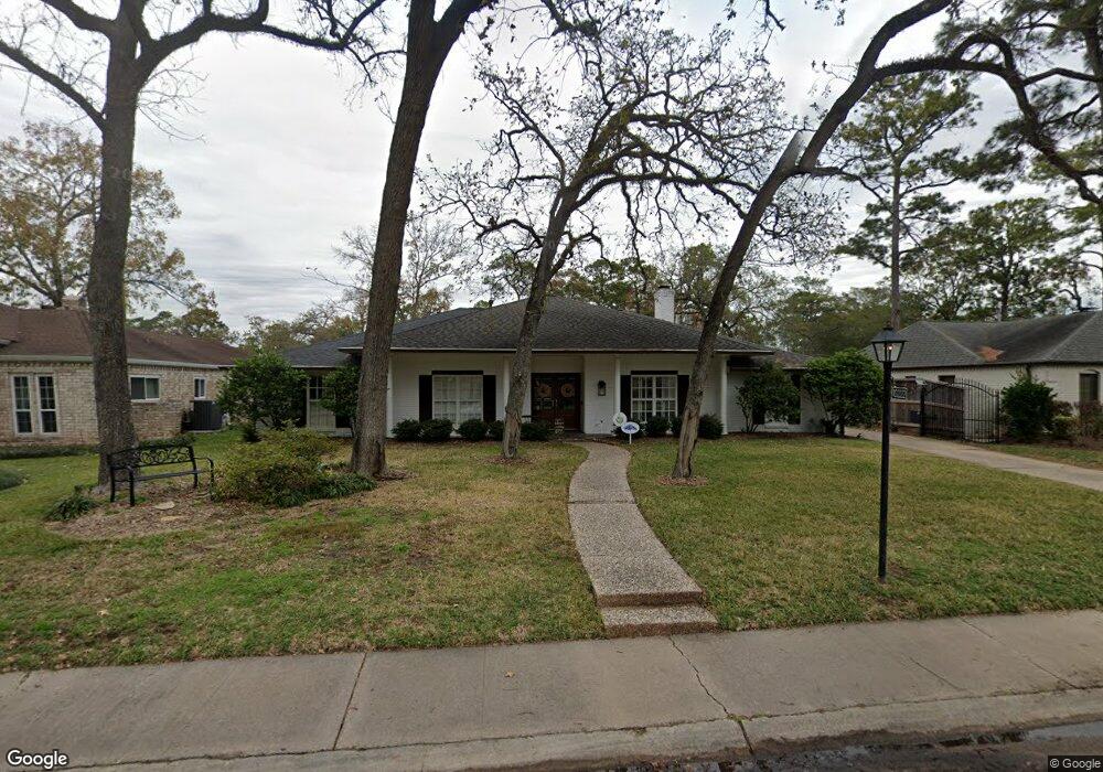 10222 Holly Springs Dr, Houston, TX 77042 - photo 1