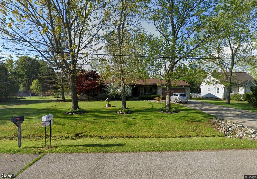 1124 Linus St, Flint, MI 48507 - photo 1