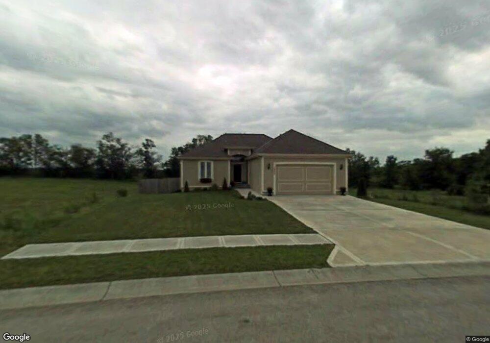 1909 Red Bud Ct, Raymore, MO 64083 - photo 1