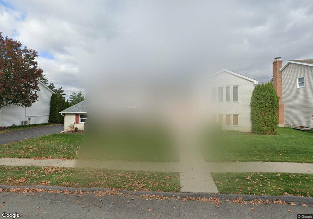 207 Swinnick Dr, Dunmore, PA 18512 - photo 1