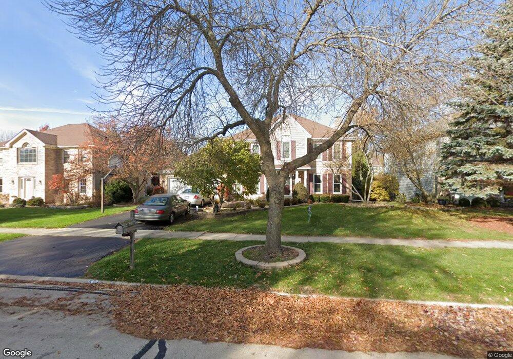 527 Cloverleaf Ct, Naperville, IL 60565 - photo 1