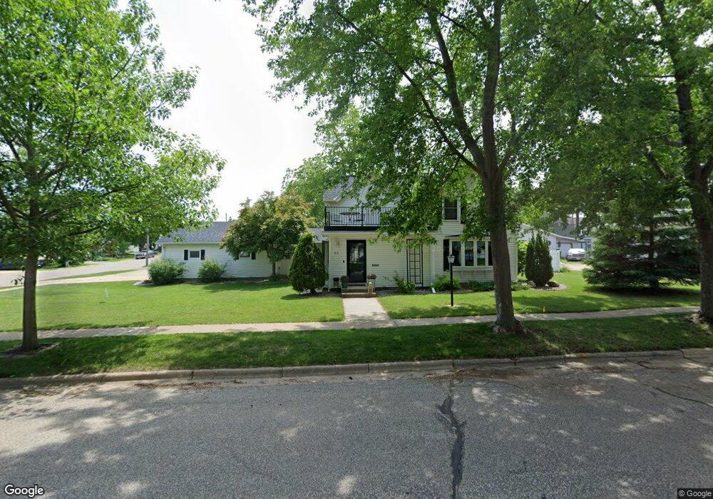 611 W 4th St, Zumbrota, MN 55992 - photo 1