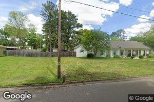 1311 Hickory Dr, West Point, MS 39773