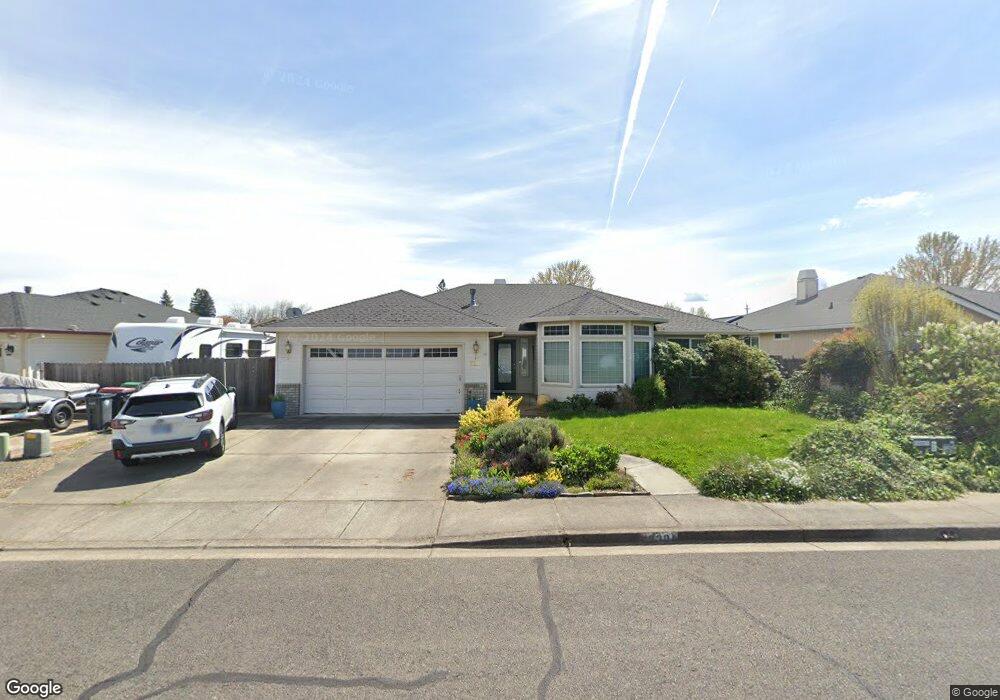 320 Willow Bend Way, Central Point, OR 97502 - photo 1