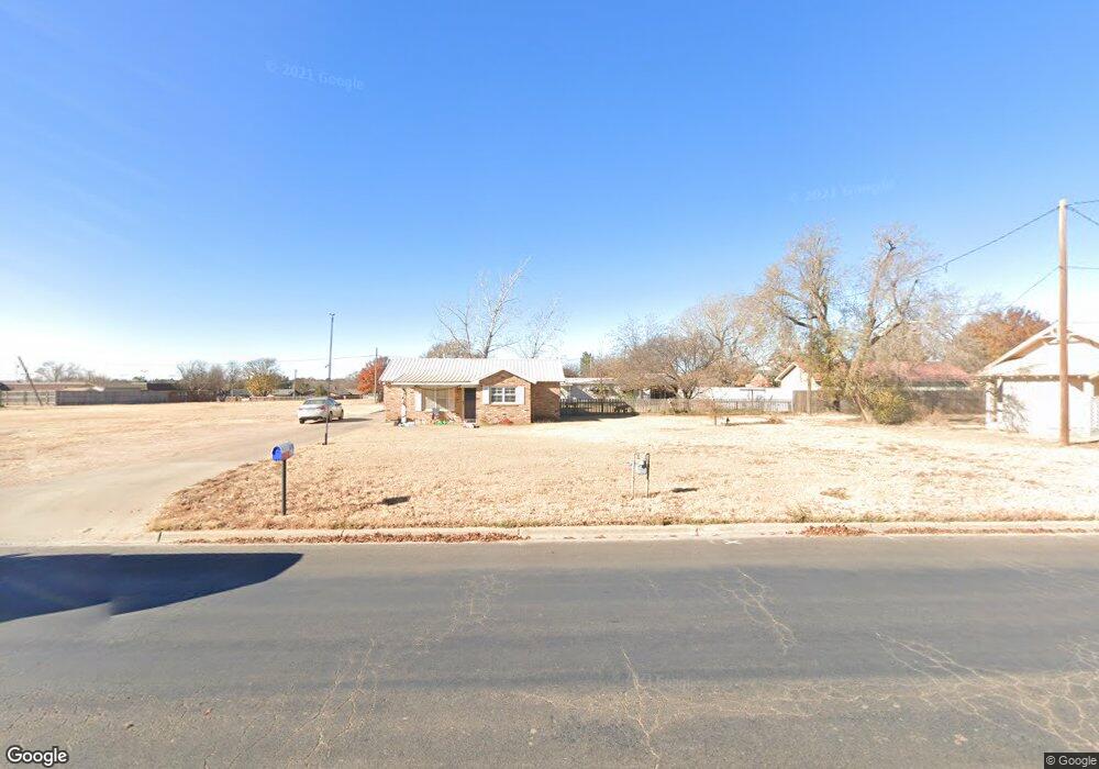 501 Ennis St, Plainview, TX 79072 - photo 1