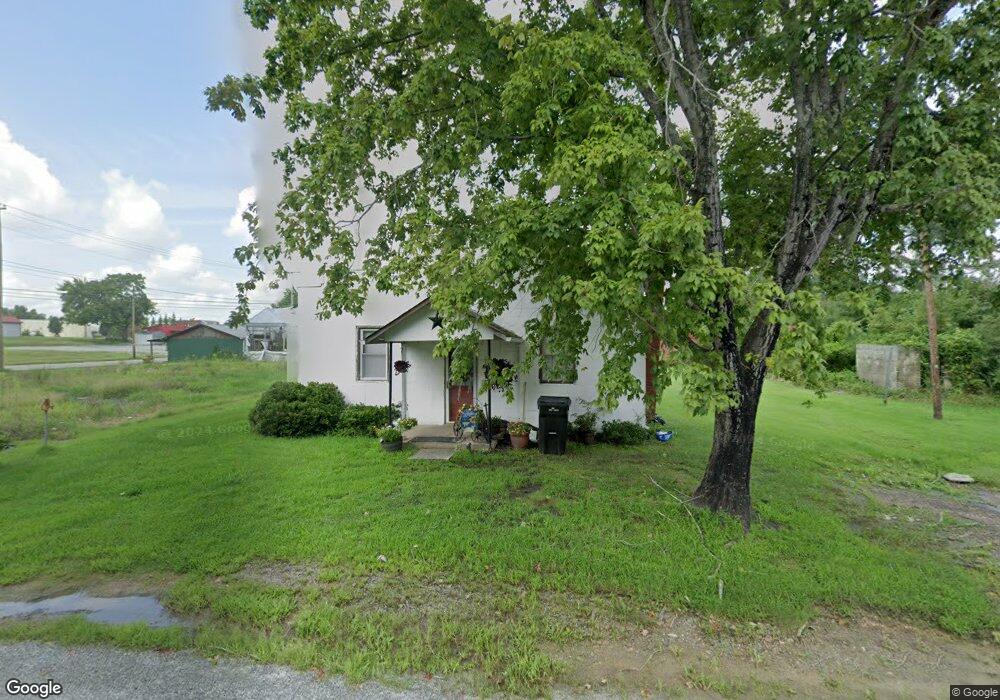 1404 4th St, Victoria, VA 23974 - photo 1