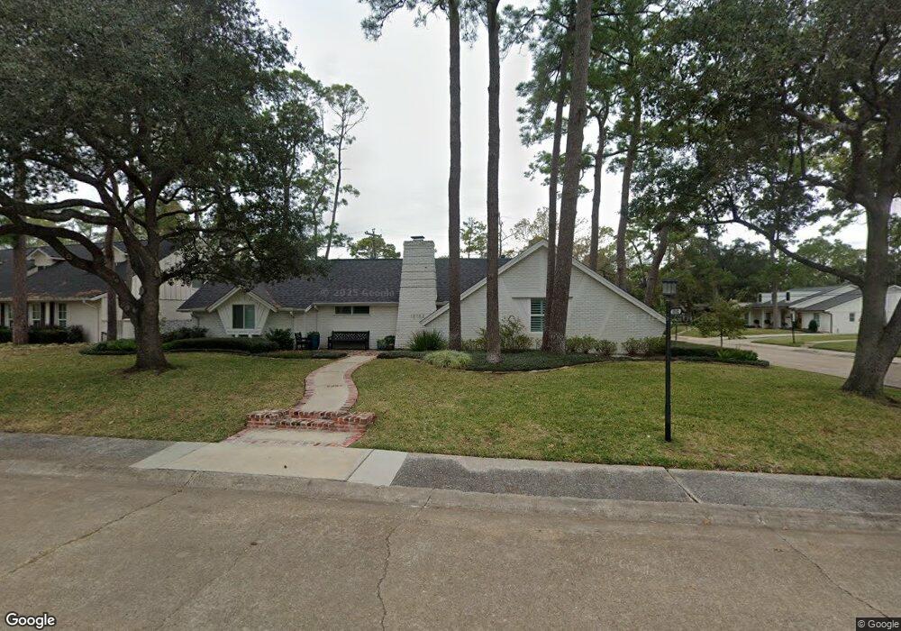 10102 Shady River Dr, Houston, TX 77042 - photo 1