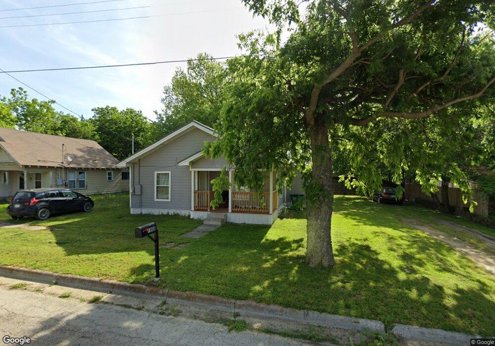 1008 Witherspoon St, Gainesville, TX 76240 - photo 1