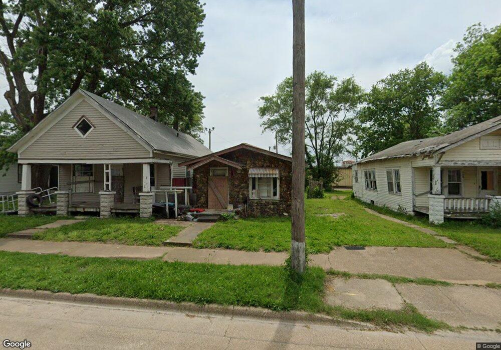 2122 Crawford Ave, Parsons, KS 67357 - photo 1