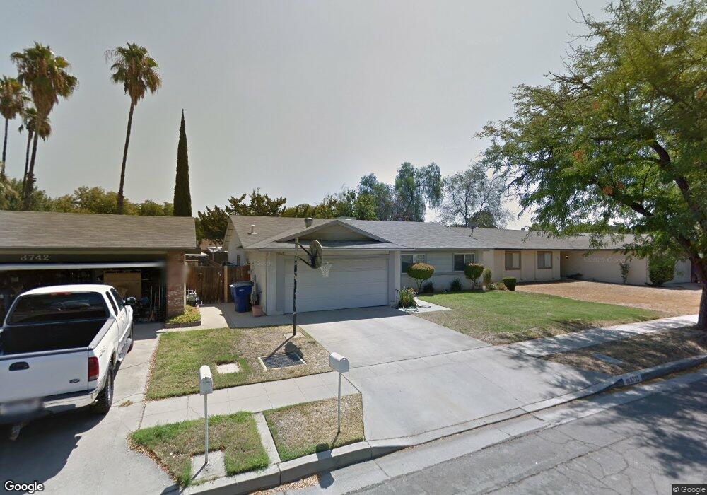3732 N Purdue Ave, Fresno, CA 93727 - photo 1