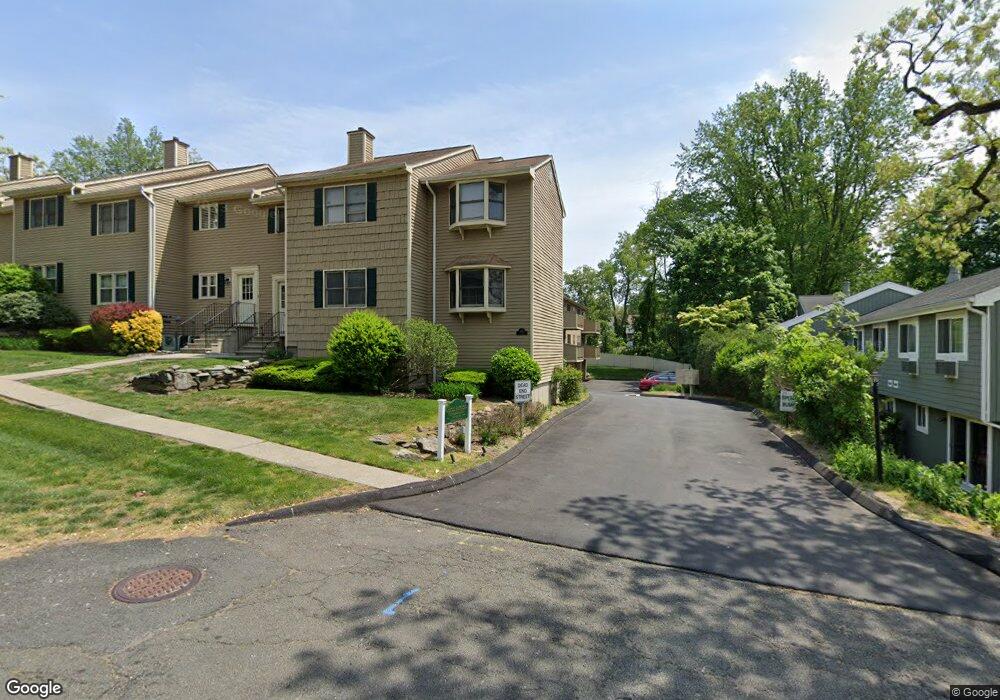 475 Glendale Ave unit 18, Bridgeport, CT 06606 - photo 1