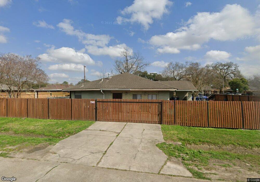 703 Hohl St, Houston, TX 77022 - photo 1