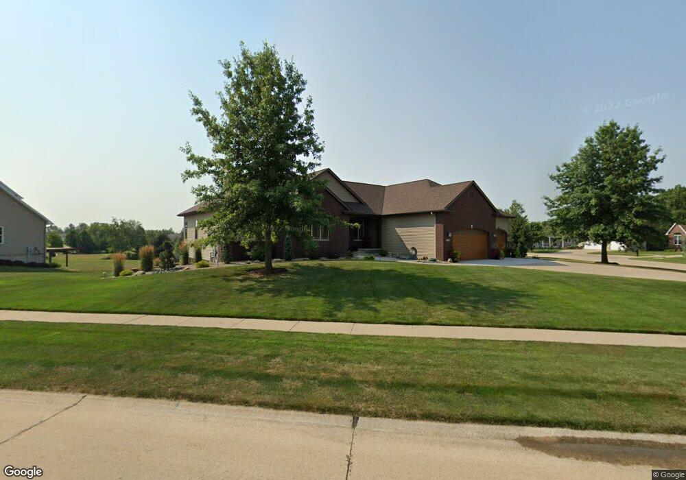 7029 Choctaw Ridge Rd NE, Cedar Rapids, IA 52411 - photo 1
