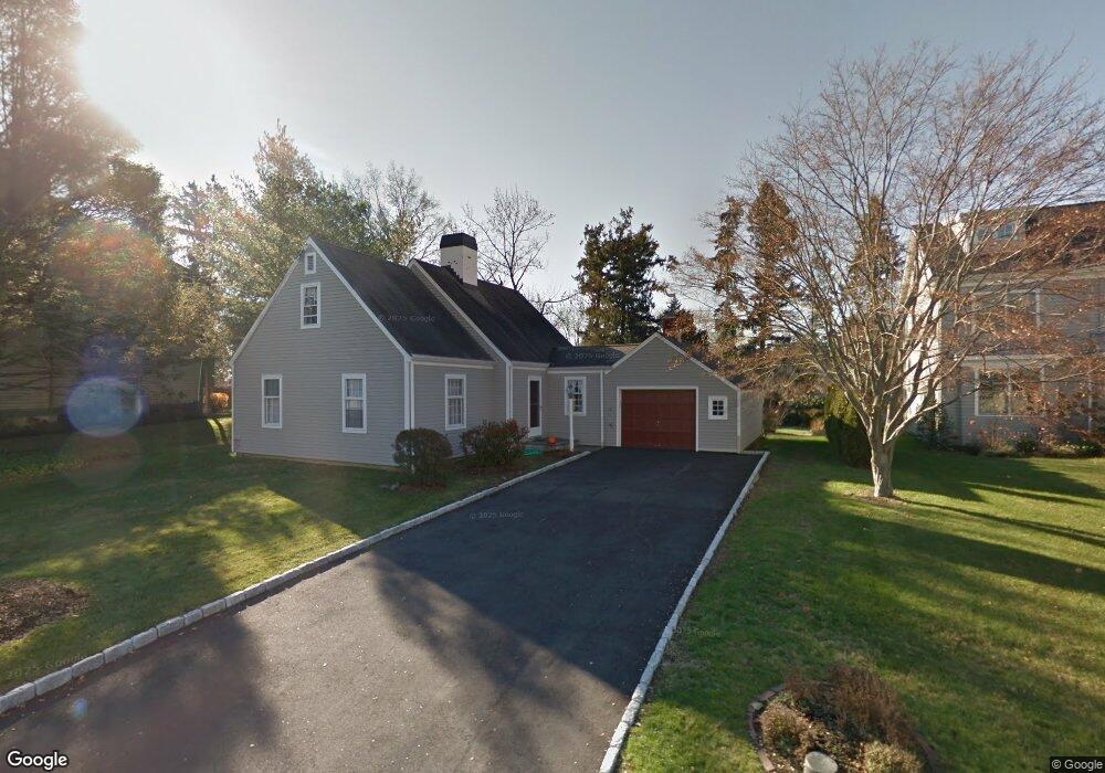 18 Colonial Rd, Westport, CT 06880 - photo 1