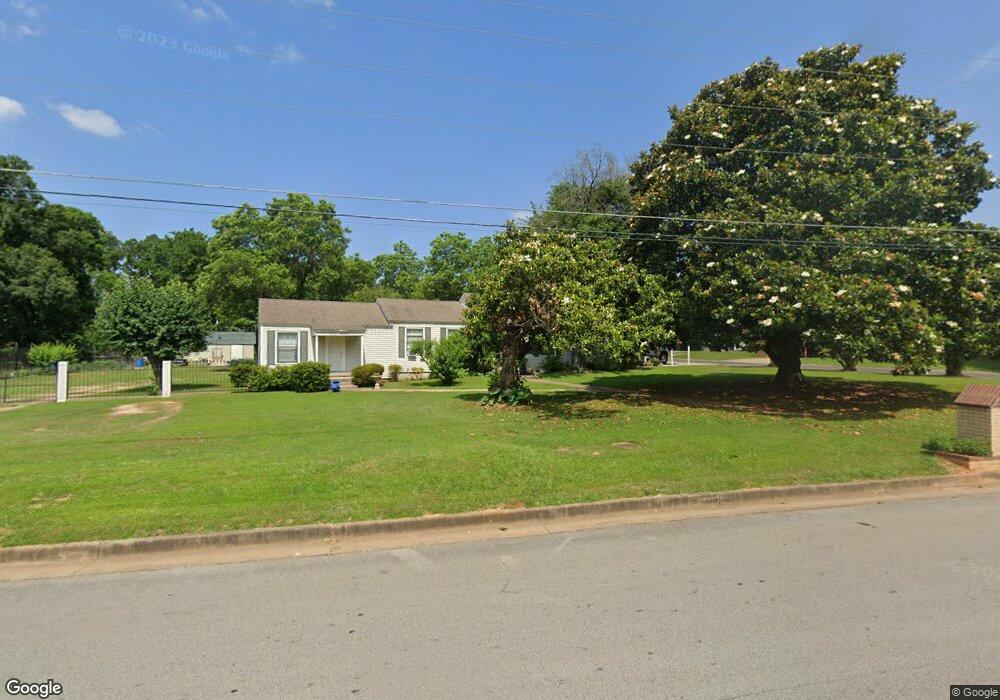 211 Glover Dr, Longview, TX 75601 - photo 1