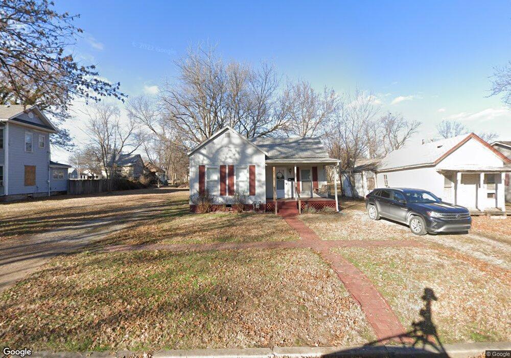 2221 Clark Ave, Parsons, KS 67357 - photo 1