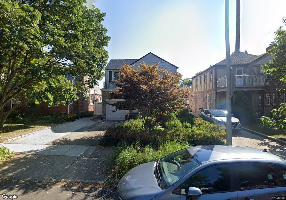 7343 193rd St, Fresh Meadows, NY 11366 - photo 1