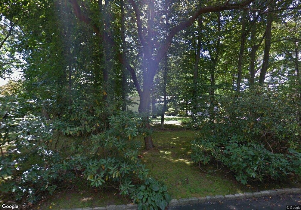 9 Old Estate Rd, Glen Cove, NY 11542 - photo 1