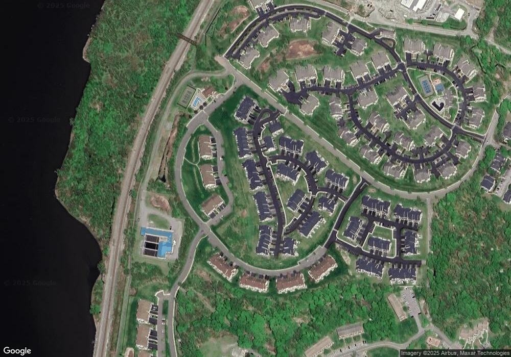 34 Champlain Way unit 76, Beacon, NY 12508 - photo 1