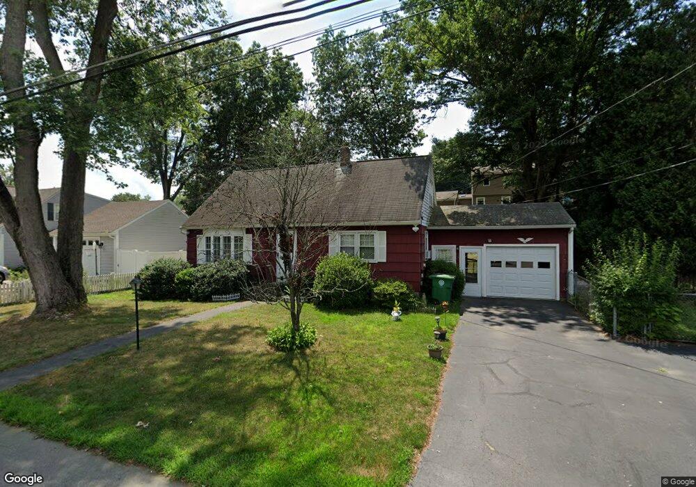 8 Syracuse Rd, Nashua, NH 03064 - photo 1