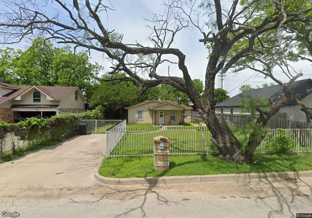 1519 N Brazos Ave, Cleburne, TX 76031 - photo 1