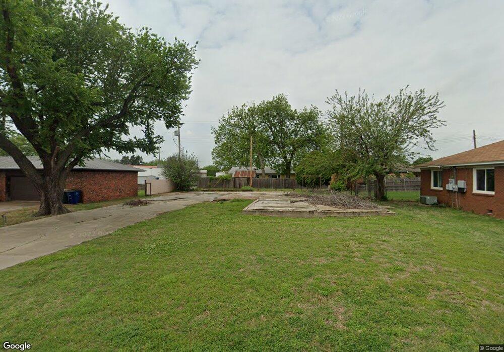 403 Lester Blvd, Duncan, OK 73533 - photo 1