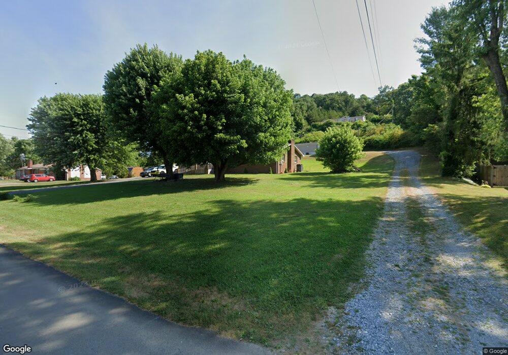 110 W 5th Ave, Watauga, TN 37694 - photo 1