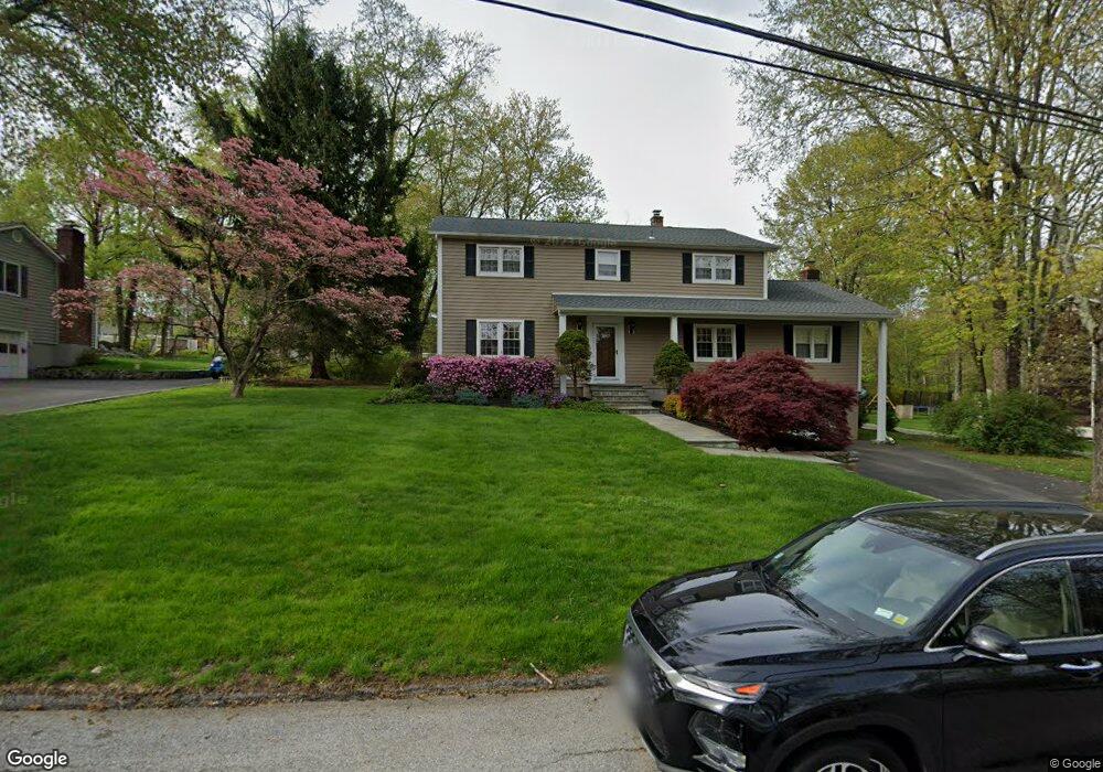 485 Fisher Pond Rd, Yorktown Heights, NY 10598 - photo 1