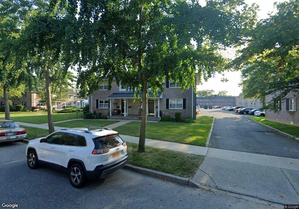 81-26 Langdale St unit a, New Hyde Park, NY 11040 - photo 1