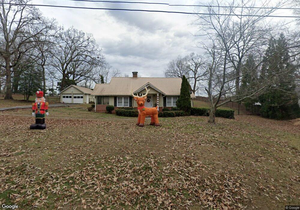 135 Virginia Cir, Gainesville, GA 30501 - photo 1