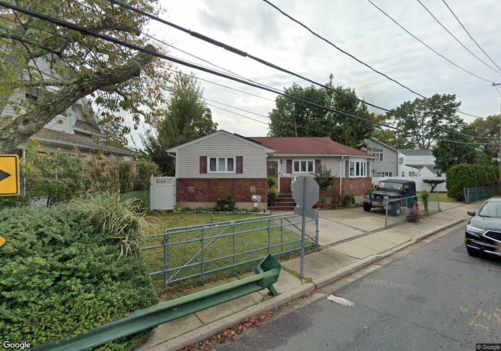 340 Courthouse Rd, Franklin Square, NY 11010 - photo 1