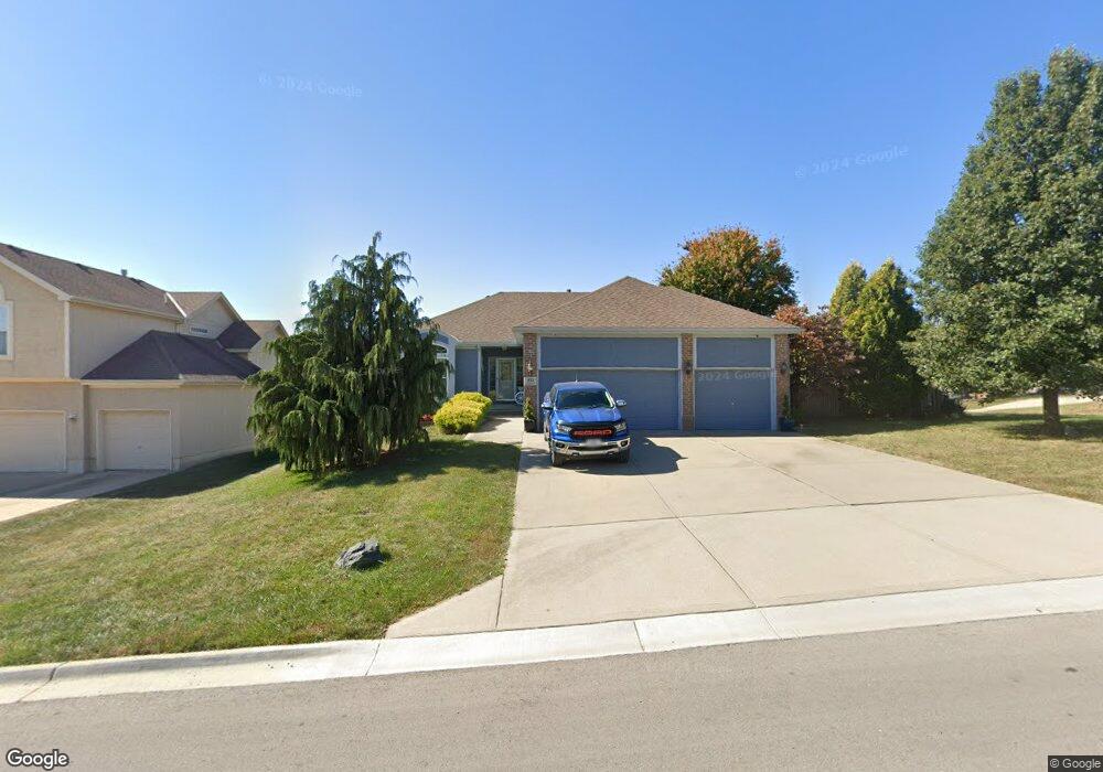 832 Old Paint Rd, Raymore, MO 64083 - photo 1