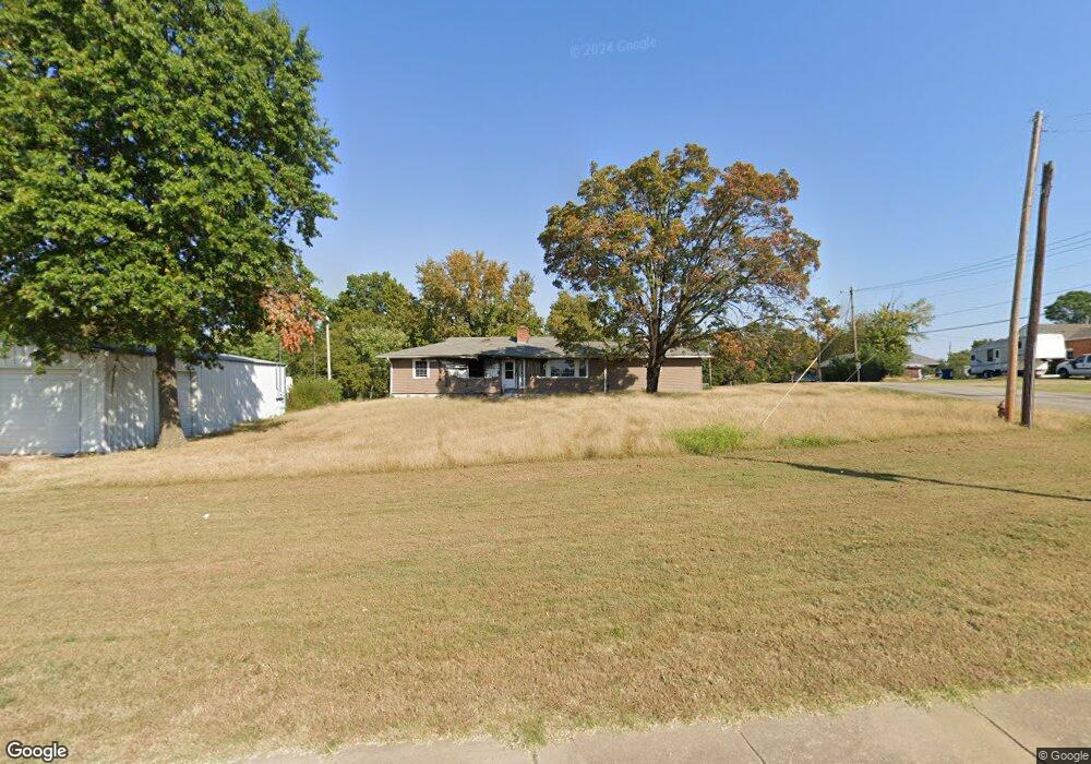 311 E Shawntel Smith Blvd, Muldrow, OK 74948 - photo 1