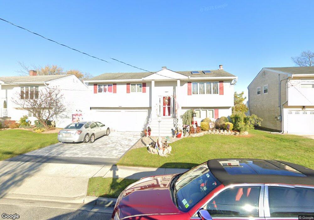 3753 Illona Ln, Oceanside, NY 11572 - photo 1