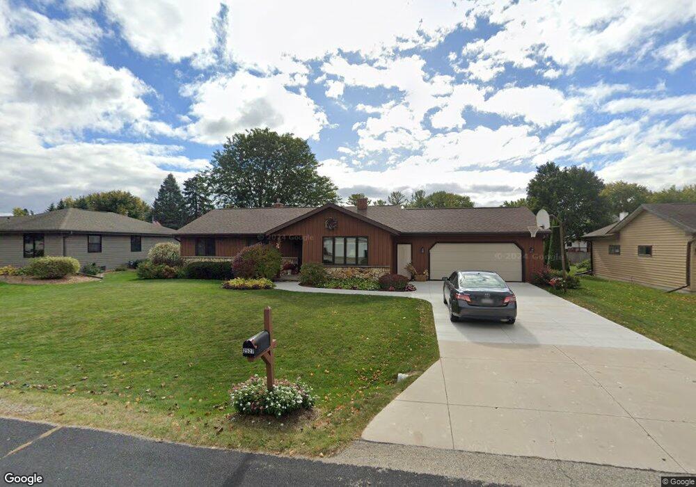 2527 W Sunnyview Cir, Appleton, WI 54914 - photo 1