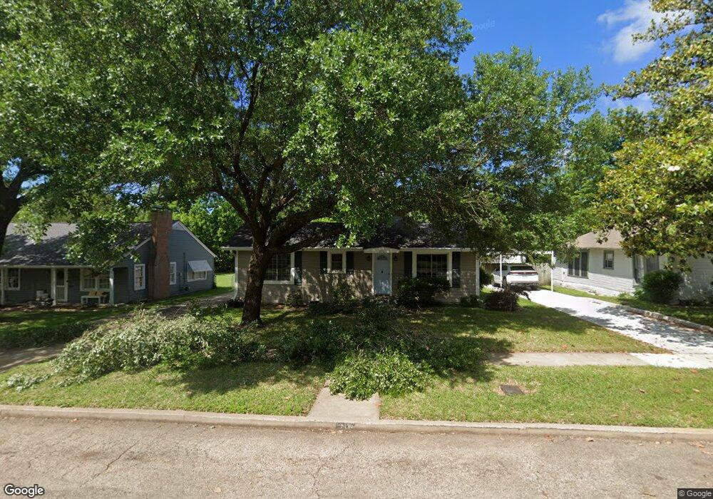 210 Sunset Dr, Cleburne, TX 76033 - photo 1