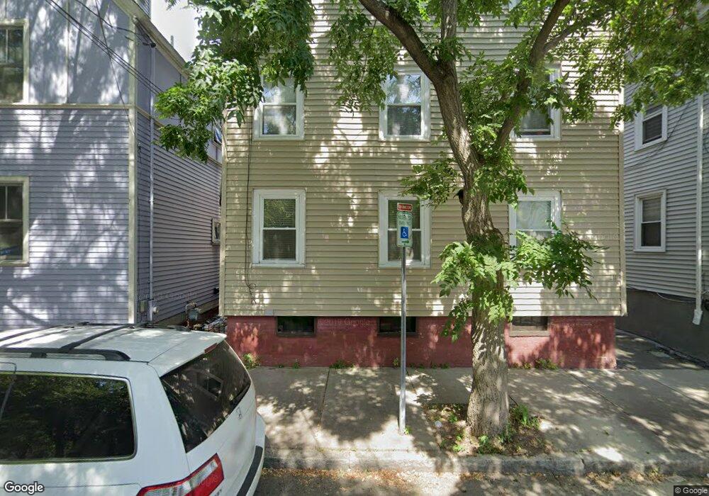 207 Hurley St unit 1, Cambridge, MA 02141 - photo 1