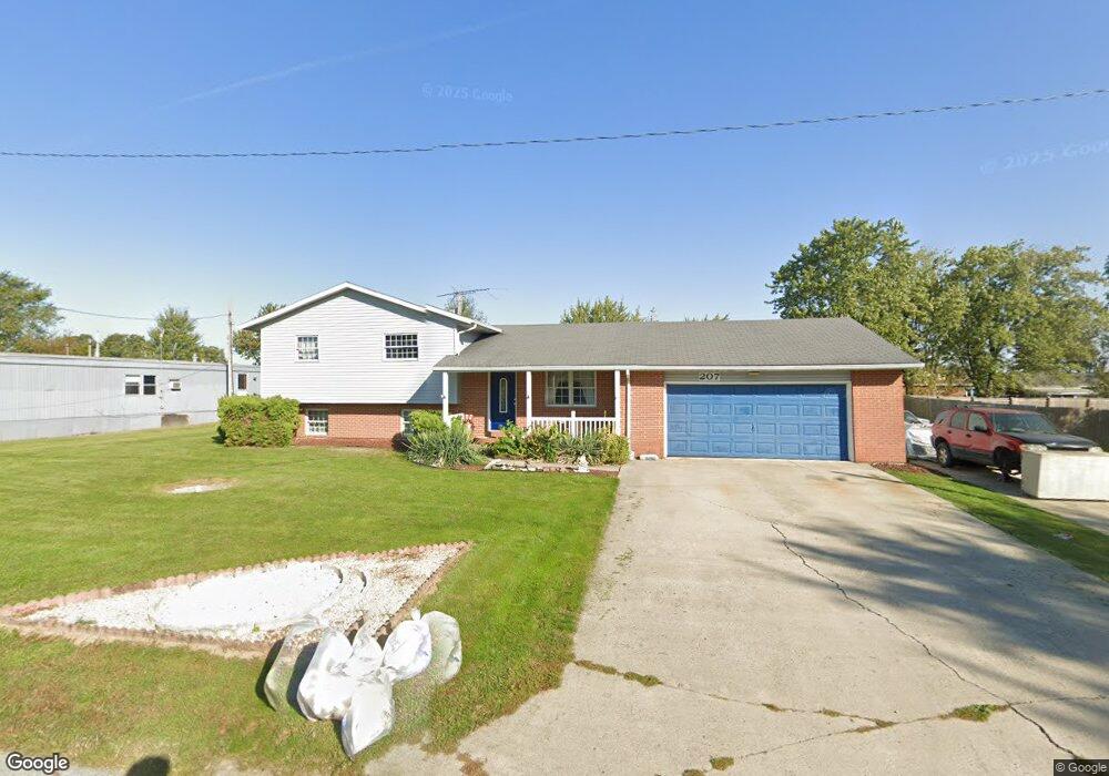 207 Elm St, Waynesfield, OH 45896 - photo 1