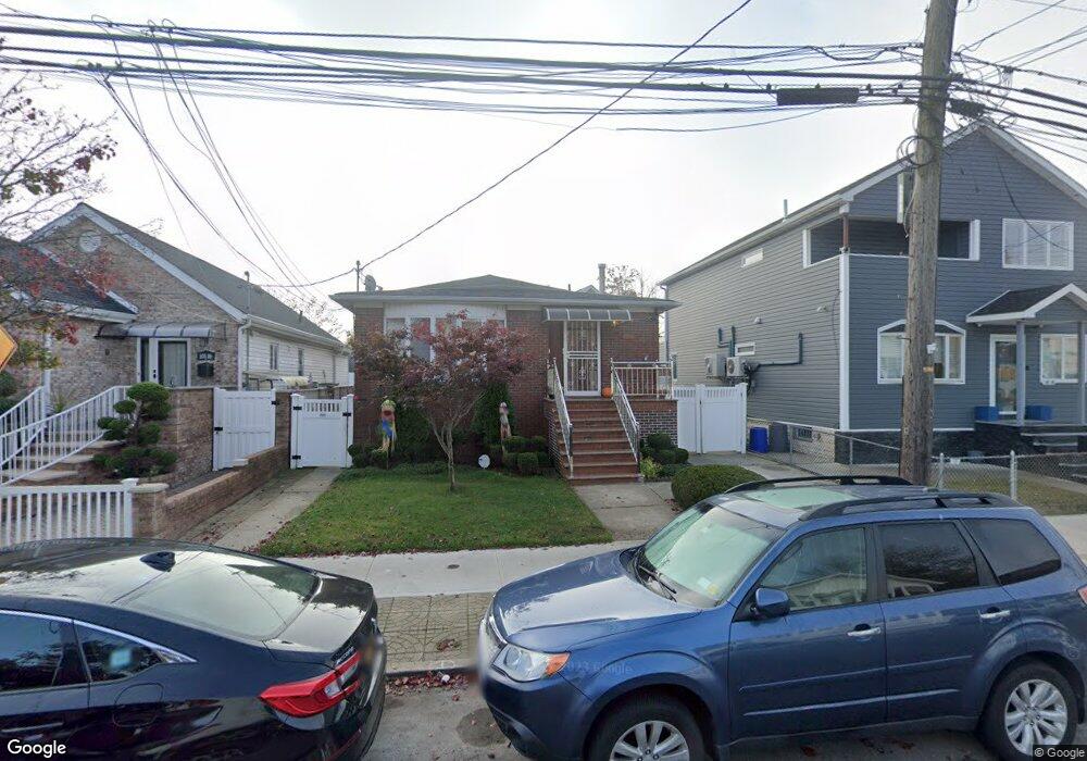 10106 159th Ave, Howard Beach, NY 11414 - photo 1