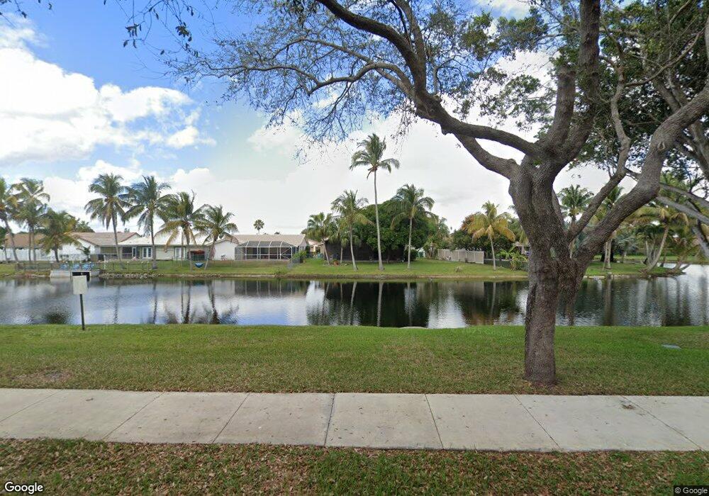 10060 SW 17th Ct, Davie, FL 33324 - photo 1