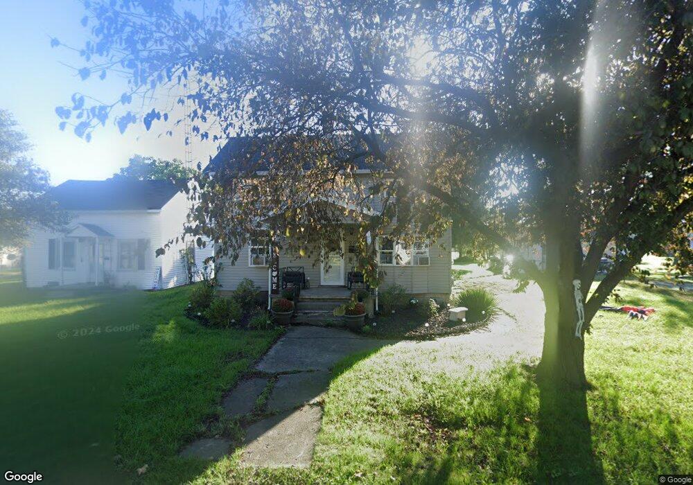 204 S Wagner Ave, Wapakoneta, OH 45895 - photo 1