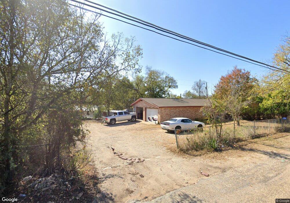 1103 W Live Oak St, Fredericksburg, TX 78624 - photo 1